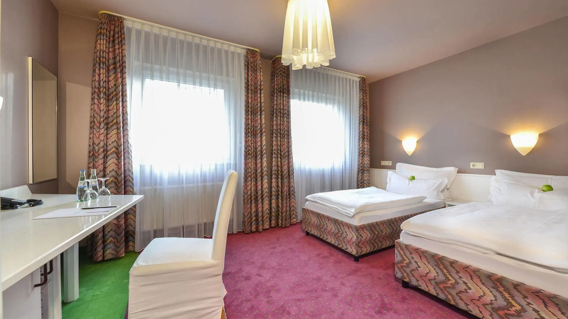 Airport Hotel By The New Yorker Keulen